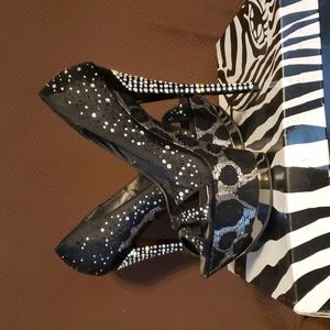 2 lips too high high heels